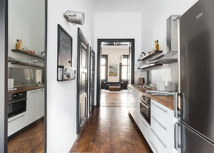 Kertesz 22 - 3 Bedrooms And Living With 2 Baths